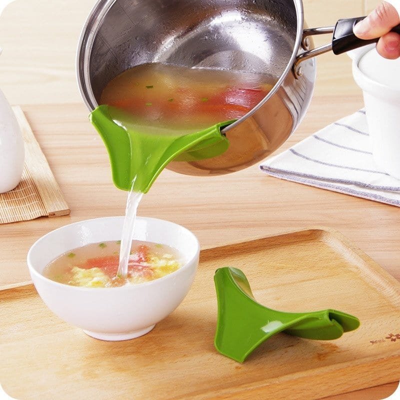 Creative-Anti-spill-Silicone-Slip-On-Pour-Soup-Spout-Funnel-for-Pots-Pans-and-Bowls-and-20210310-044753.jpg